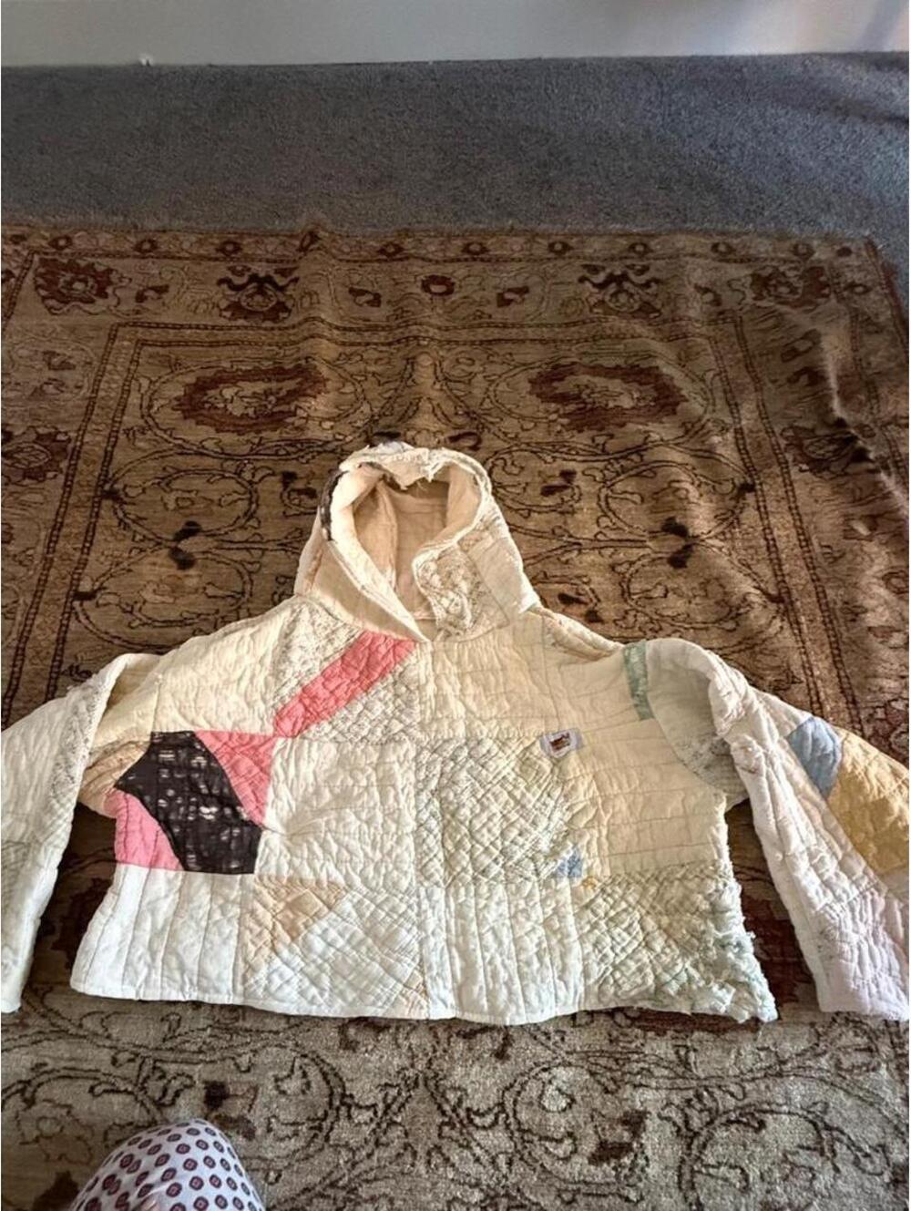 Vintage feedsack quilted sweatshirt hoodie cropped white boxy fit